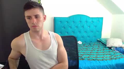 Snapshot of incubus_couple1 chatting on 14, 2, 2025 incubus_couple1 online show from 14, 2, 2025