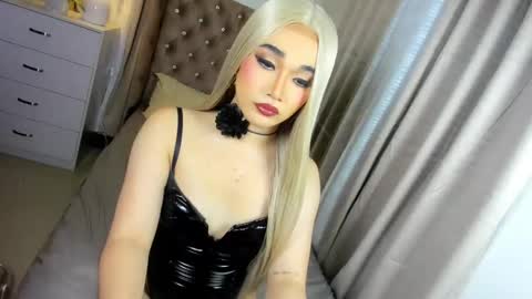 indestructabletrixie online show from 27, 12, 2024