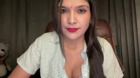 Snapshot of indian_meenakshi_69 chatting on 10, 5, 2026 priya online show from 10, 5, 2026