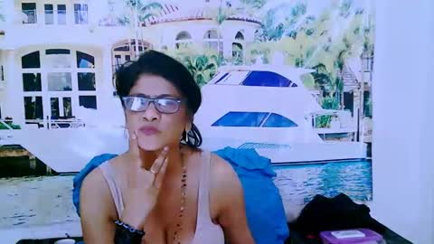 Snapshot of indianallure chatting on 18, 1, 2025 Femiez online show from 18, 1, 2025