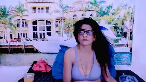 Snapshot of indianallure chatting on 5, 2, 2025 Femiez online show from 5, 2, 2025