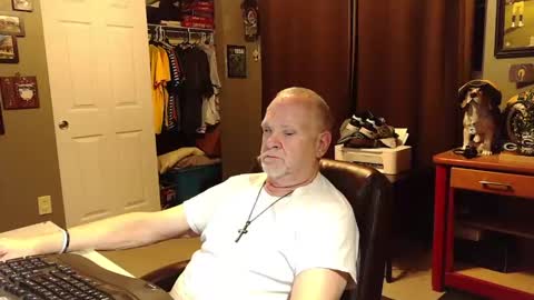 Papa online show from 10, 11, 2025