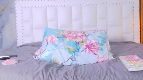 LITTLE AINHOA  online show from 16, 10, 2025