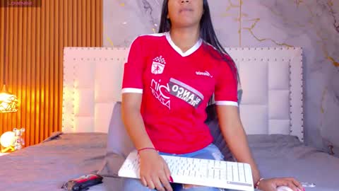 LITTLE AINHOA  online show from 18, 2, 2026