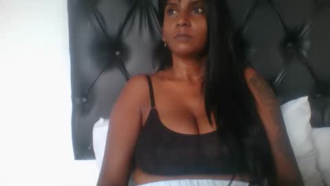 Snapshot of indianjasmin chatting on 17, 12, 2024 priya online show from 17, 12, 2024
