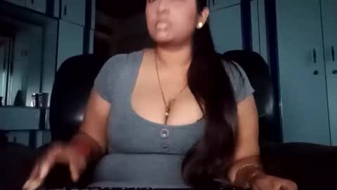Snapshot of indianplaygal69 chatting on 19, 9, 2025 Indianpalgal69 online show from 19, 9, 2025