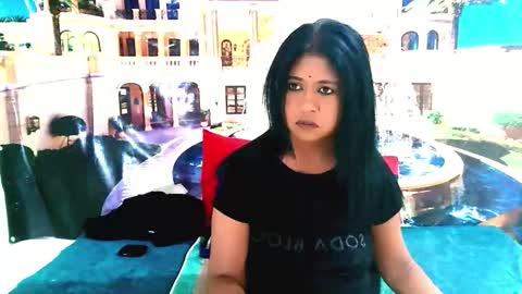 Mika online show from 14, 11, 2025