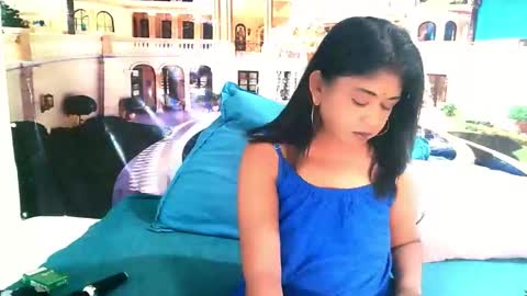 Mika online show from 4, 12, 2025