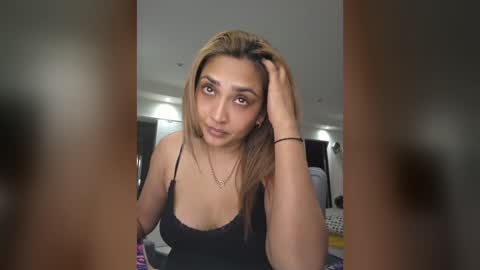 Yazmin online show from 15, 4, 2026