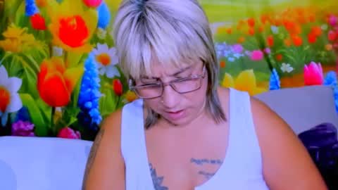 Snapshot of indianroxy27 chatting on 25, 7, 2026 indianroxy27 online show from 25, 7, 2026