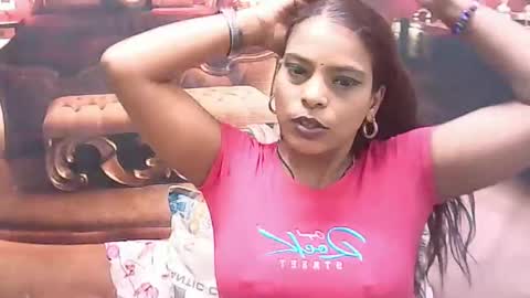indiansexyass4u2luv online show from 13, 1, 2025