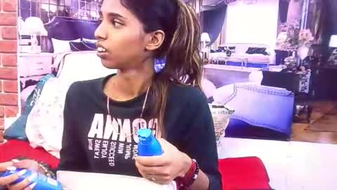 indiansexyslender4u2luv online show from 24, 11, 2025