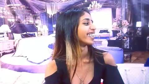 indiansexyslender4u2luv online show from 30, 11, 2025