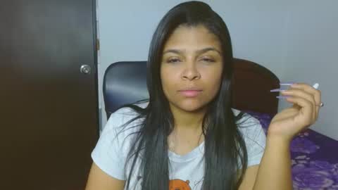 Snapshot of indica_18 chatting on 24, 12, 2024 Aleja vallejo online show from 24, 12, 2024