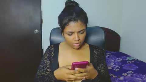 Snapshot of indica_18 chatting on 7, 1, 2025 Aleja vallejo online show from 7, 1, 2025