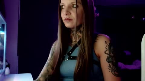 Snapshot of inesdesire chatting on 21, 1, 2025 InesDesire online show from 21, 1, 2025