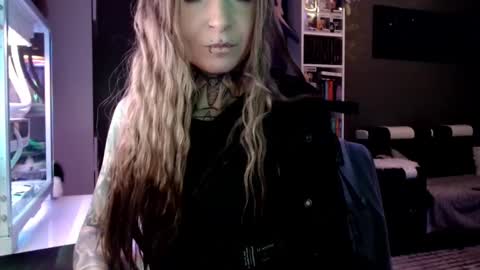 Snapshot of inesdesire chatting on 24, 2, 2025 InesDesire online show from 24, 2, 2025