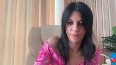 Snapshot of injaathome chatting on 22, 6, 2026 InjaAtHome online show from 22, 6, 2026