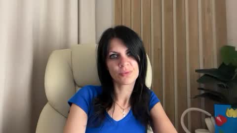Snapshot of injaathome chatting on 28, 6, 2026 InjaAtHome online show from 28, 6, 2026