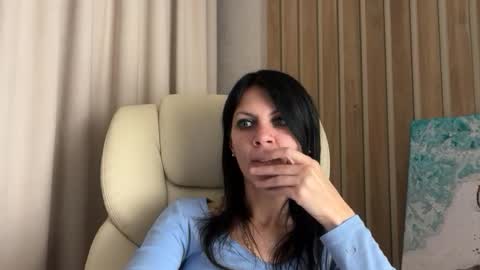 Snapshot of injaathome chatting on 11, 7, 2026 InjaAtHome online show from 11, 7, 2026