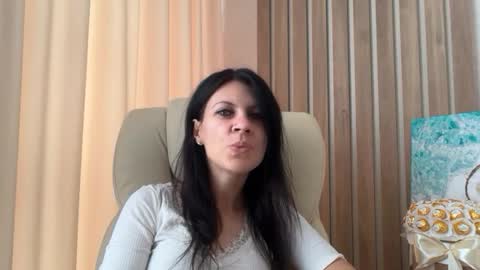 Snapshot of injaathome chatting on 24, 7, 2026 InjaAtHome online show from 24, 7, 2026