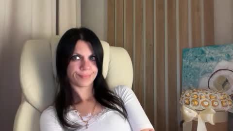Snapshot of injaathome chatting on 28, 7, 2026 InjaAtHome online show from 28, 7, 2026