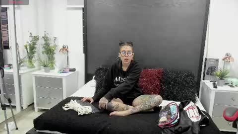 Snapshot of inkedsinners_ chatting on 17, 6, 2026 inkedsinners_ online show from 17, 6, 2026