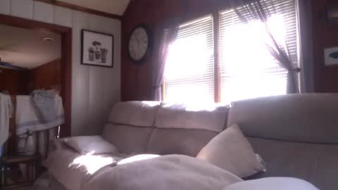 Snapshot of inmybackyard chatting on 6, 10, 2025 InMyBackyard online show from 6, 10, 2025