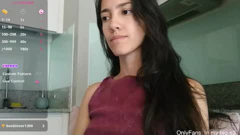 Snapshot of innocentlatiina chatting on 18, 3, 2026 Laroa online show from 18, 3, 2026