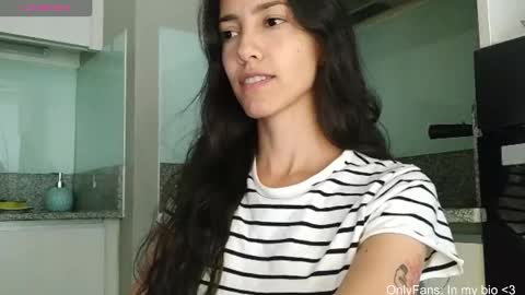 Snapshot of innocentlatiina chatting on 22, 3, 2026 Laroa online show from 22, 3, 2026