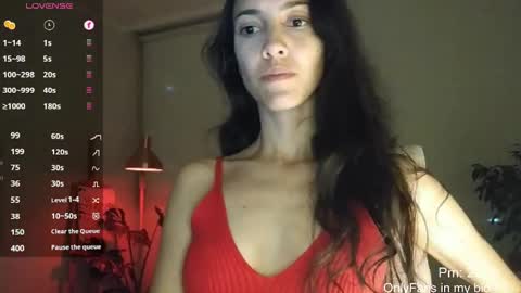 Snapshot of innocentlatiina chatting on 30, 5, 2026 Laroa online show from 30, 5, 2026