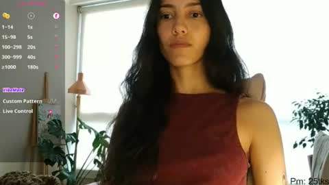 Snapshot of innocentlatiina chatting on 16, 6, 2026 Laroa online show from 16, 6, 2026