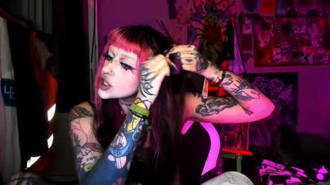 Insunnity666 online show from 25, 3, 2026