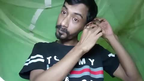 interne8famous online show from 16, 12, 2025