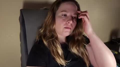 Snapshot of internetfairy_xo chatting on 7, 7, 2026 Faye online show from 7, 7, 2026