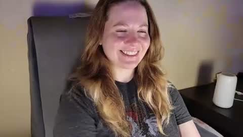 Snapshot of internetfairy_xo chatting on 14, 7, 2026 Faye online show from 14, 7, 2026