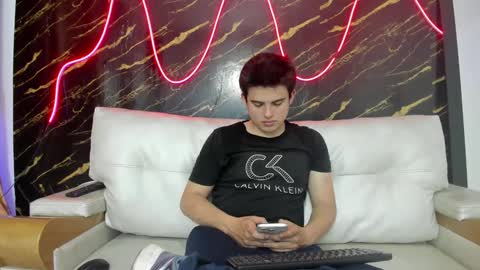 Snapshot of invincible200 chatting on 17, 9, 2025 invincible200 online show from 17, 9, 2025