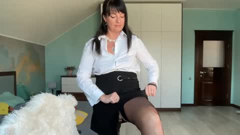 iracherrynow online show from 23, 4, 2026