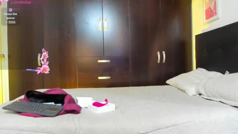 Snapshot of irirs_sex chatting on 1, 3, 2025 IrisVianca online show from 1, 3, 2025