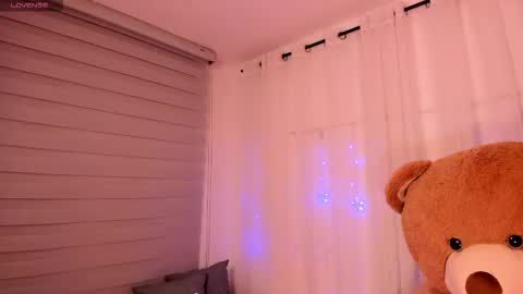 iris_hottt0 online show from 24, 4, 2026