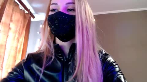 Snapshot of iris_lave chatting on 23, 2, 2026 Lily online show from 23, 2, 2026