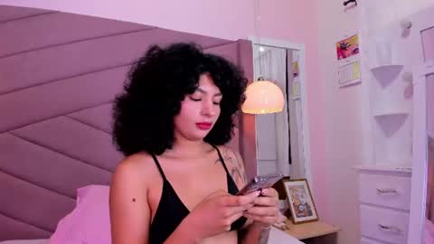 Iris Licht online show from 4, 7, 2026