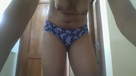 iris_love2 online show from 5, 3, 2026