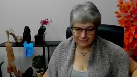 I R I S online show from 9, 12, 2024