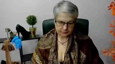 I R I S online show from 10, 1, 2025
