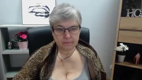 I R I S online show from 17, 1, 2025