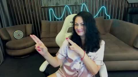 Snapshot of irismoonn chatting on 24, 9, 2025 Iris online show from 24, 9, 2025