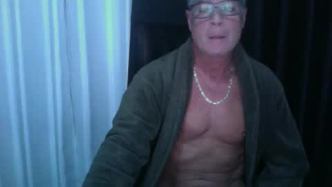 Snapshot of ironout007 chatting on 15, 10, 2025 ironout007 online show from 15, 10, 2025