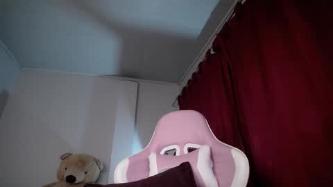 Isabella  online show from 8, 10, 2025