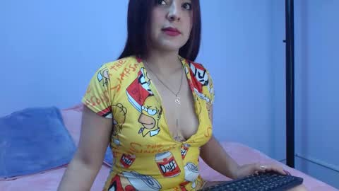 Snapshot of isa_jones1 chatting on 11, 12, 2024 isa_jones1 online show from 11, 12, 2024